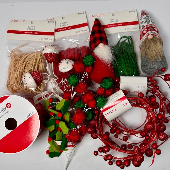 Christmas Craft Bundle 🎁 Gnomes • Pom-Poms • Garland • Santa Ribbon | NEW - Picture 2 of 5